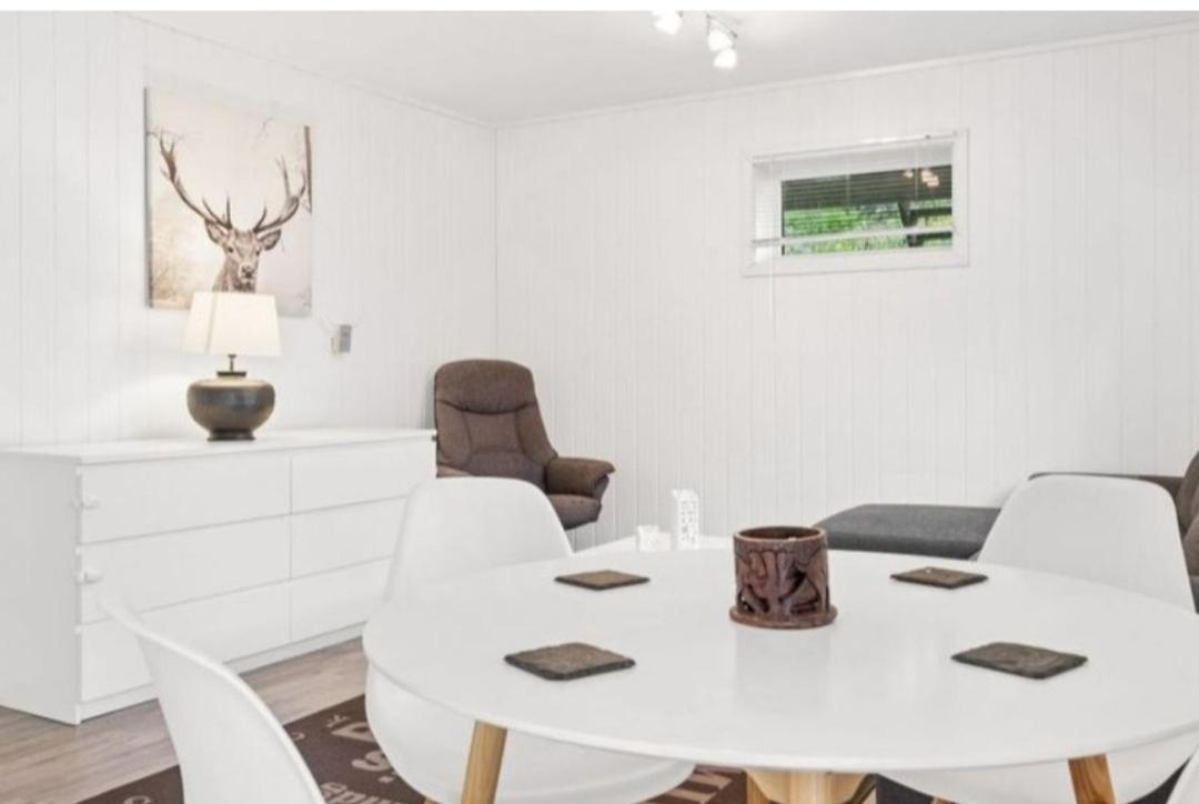 Lovely 1 Bedroom Downstairs Condo With Free Parking Place Svolvær Exterior foto